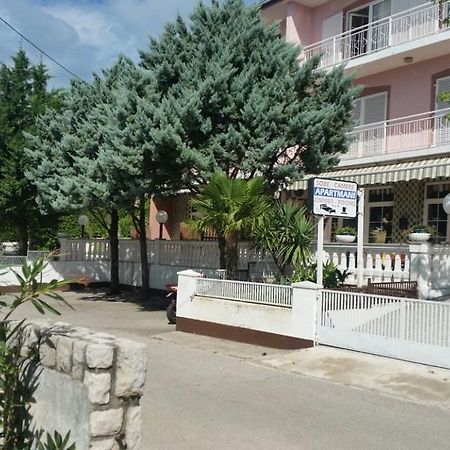 Apartmani Royal Zganec Crikvenica Esterno foto