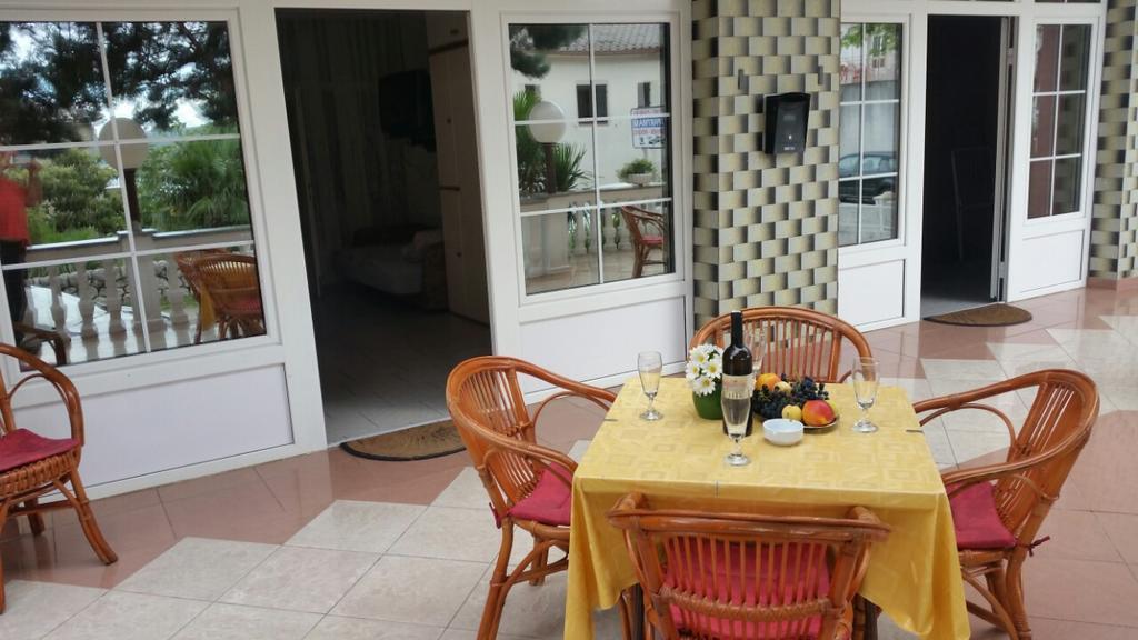 Apartmani Royal Zganec Crikvenica Esterno foto