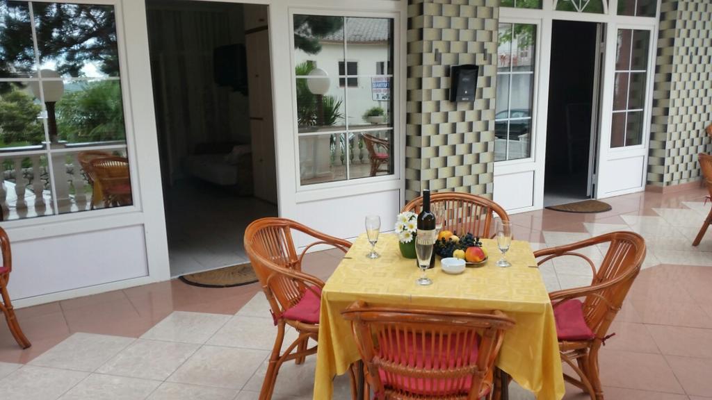 Apartmani Royal Zganec Crikvenica Esterno foto