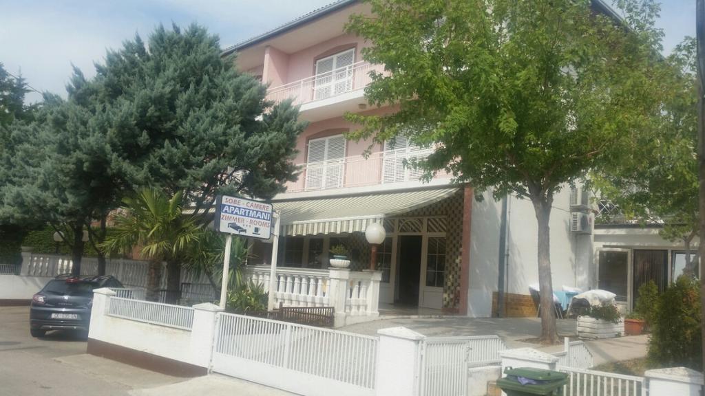 Apartmani Royal Zganec Crikvenica Esterno foto