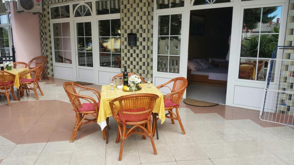 Apartmani Royal Zganec Crikvenica Esterno foto